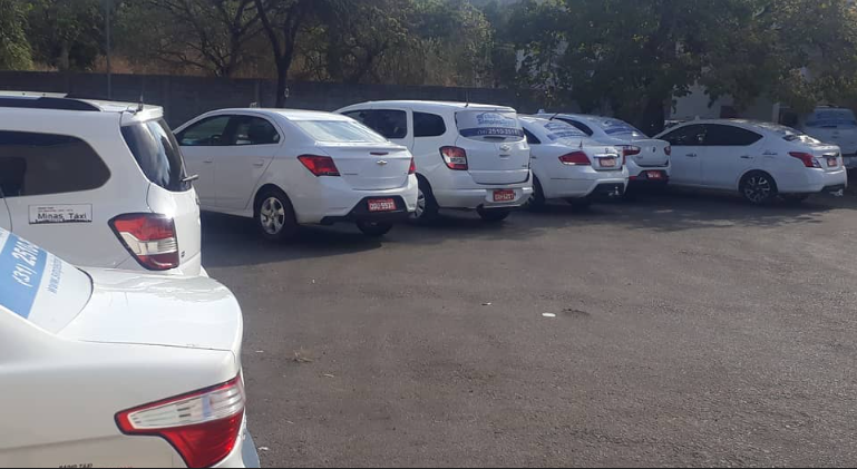Frota de carros da Minas Táxi
